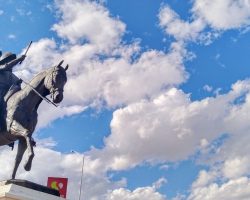 Juan Oñate y Salazar cabalgando entre nubes