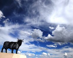 Monumento "Cuna de la ganadería" en el municipio de Satevo del artista Miguel Valverde