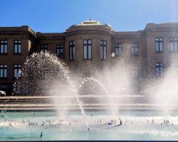 Fuentes danzarinas en el corazón del centro histórico de Chihuahua