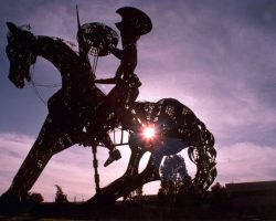 Caballero andante. Complejo Industrial Chihuahua